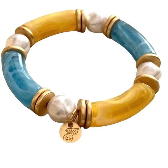 Matte Gold Metal Initial P Blue Yellow & Faux Pearl Stretch Bracelet Jewelry - Picture 2 of 5